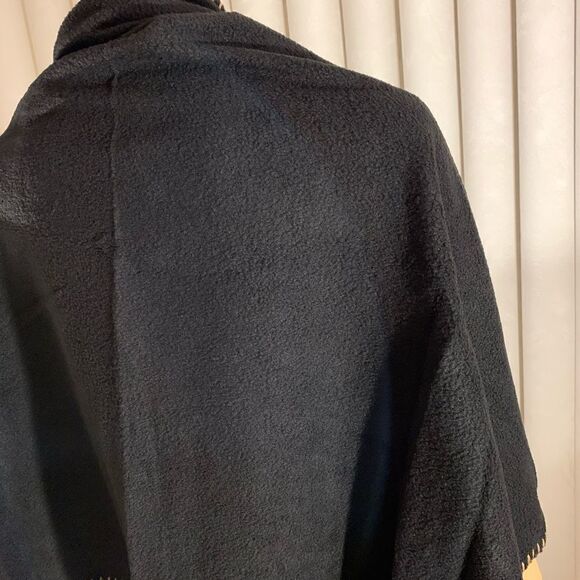 Felt Shawl Wrap Around With Two Front Pockets Oversized Black Gold Felt Nee - Picture 7 of 10